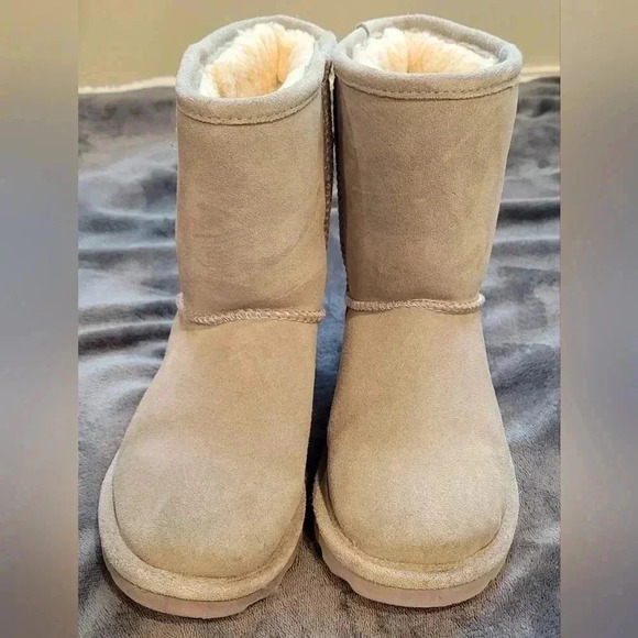 BearPaw Shoes - Bearpaw Eva Never Wet Sheepskin Winter Boots,Lavender US Womens Size 5.5/ Kids 3